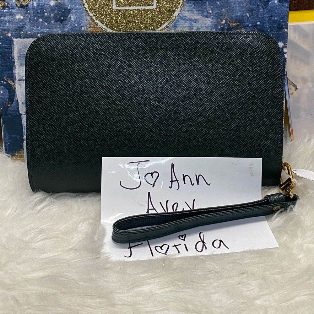 💕💕💕SOLD💕💕💕


🤩🤩🤩ORSAY TAUGA GREEN CLUTCH🤩🤩🤩